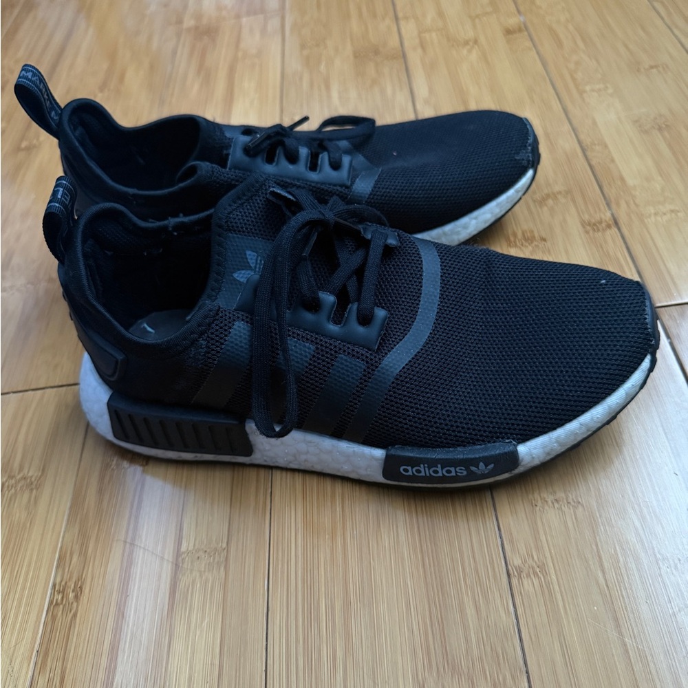 Adidas NMD R1 -  Black Sneakers